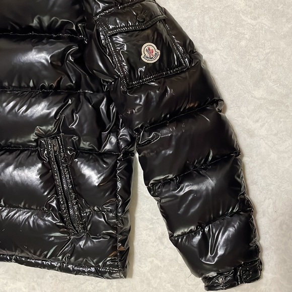 Moncler Maya Mens DownJacket - Picture 12 of 17